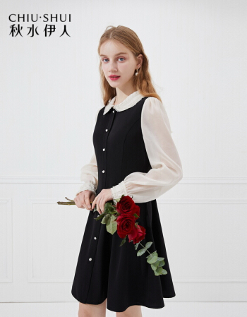 秋水伊人女装复古减龄珍珠娃娃领经典黑白纽扣连衣裙女